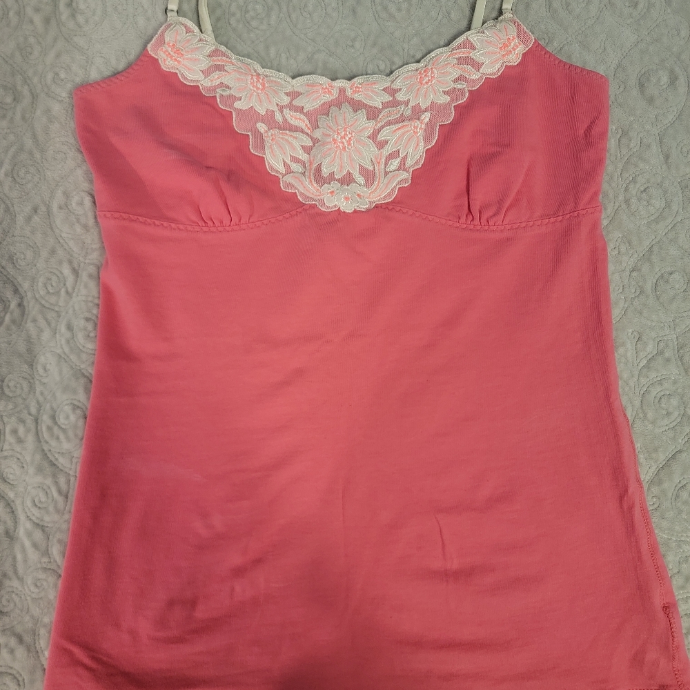 Very pretty pink tank top with nice flower detailing size small